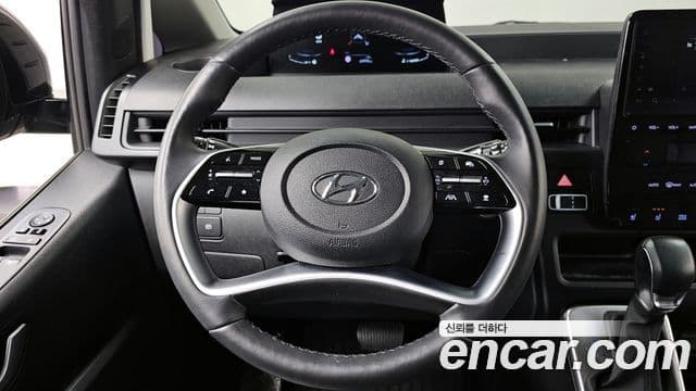 Hyundai Staria 2023 — ფოტო 13/20
