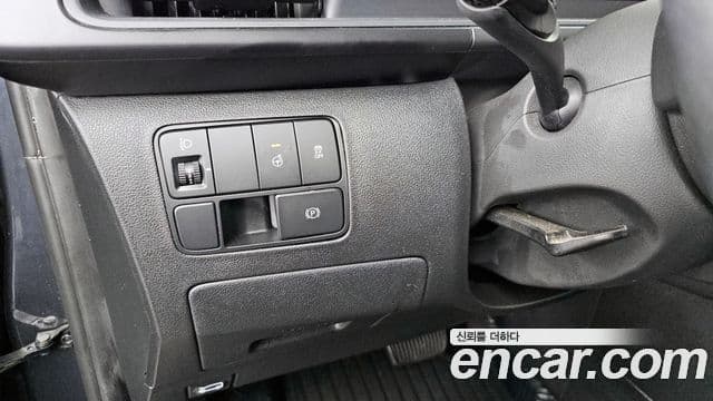 Hyundai Staria 2023 — ფოტო 14/20