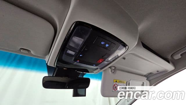 Hyundai Staria 2023 — ფოტო 19/20