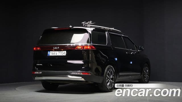Kia Carnival 2023 — Фото 2/20