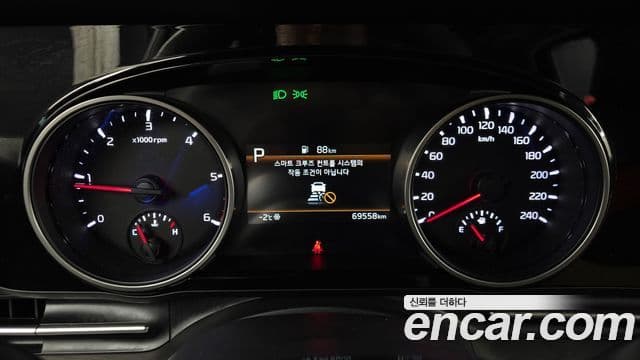 Kia Carnival 2023 — Фото 8/20