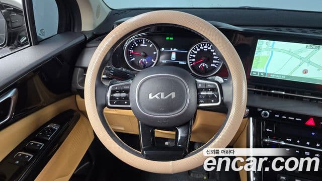 Kia Carnival 2023 — Фото 13/20