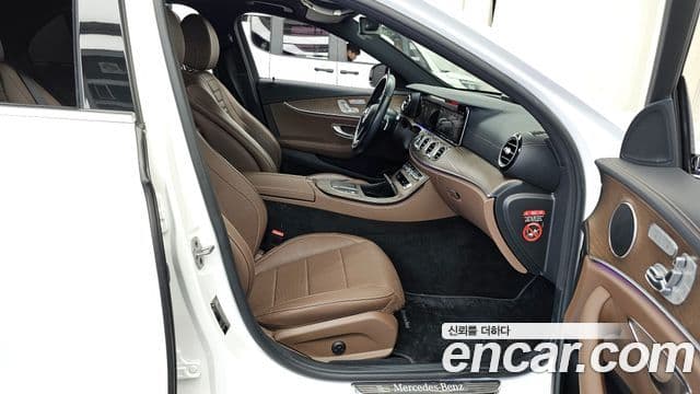 Mercedes-Benz E-Class 2020 — Şəkil 17/20