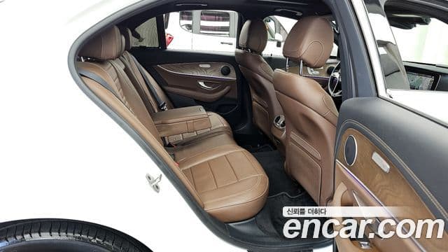 Mercedes-Benz E-Class 2020 — Şəkil 11/20