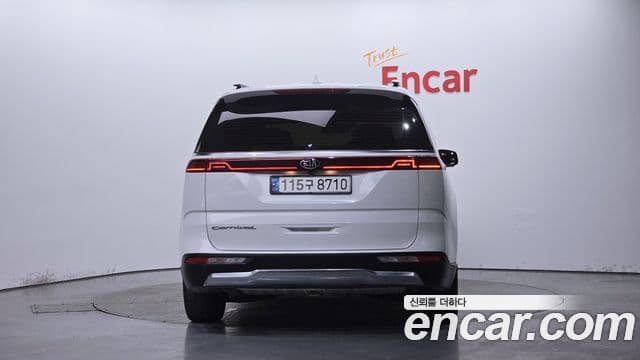 Kia Carnival 2021 — Фото 4/20