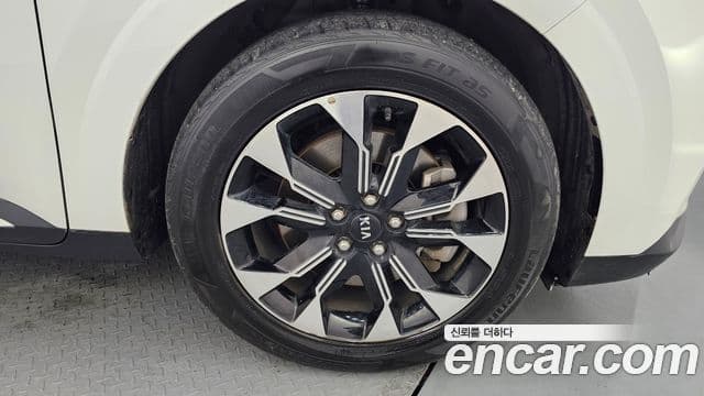 Kia Carnival 2021 — Фото 5/20