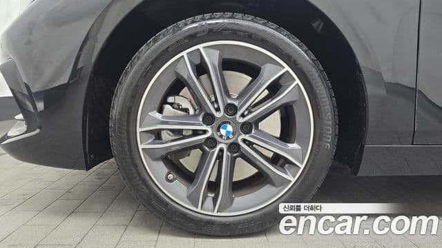 BMW 1 Series 2023 — ფოტო 5/20