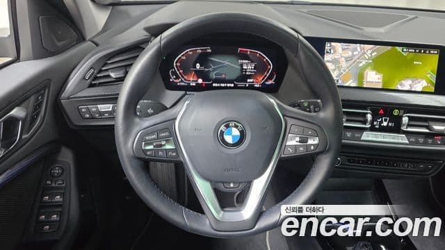 BMW 1 Series 2023 — ფოტო 13/20