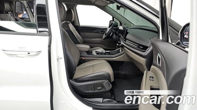 Kia Carnival 2024 — Фото 11/20