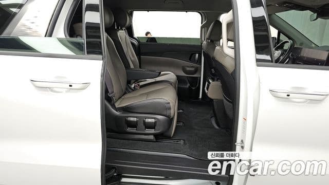 Kia Carnival 2024 — Фото 12/20