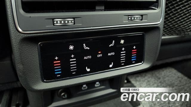 Audi Q7 2023 — ფოტო 19/20