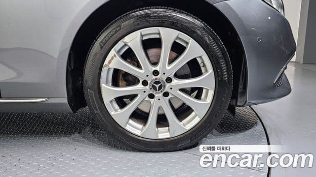 Mercedes-Benz E-Class 2018 — Şəkil 5/20