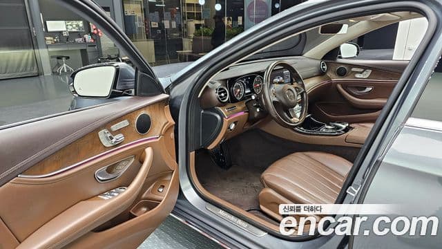 Mercedes-Benz E-Class 2018 — Şəkil 11/20