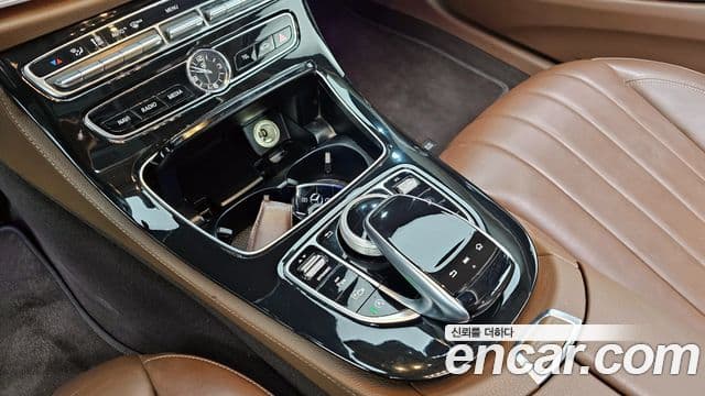 Mercedes-Benz E-Class 2018 — Şəkil 16/20