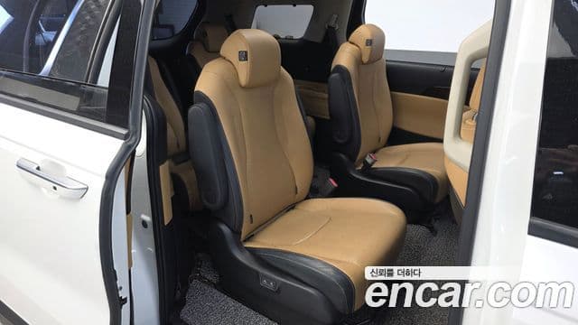 Kia Carnival 2023 — Фото 11/20