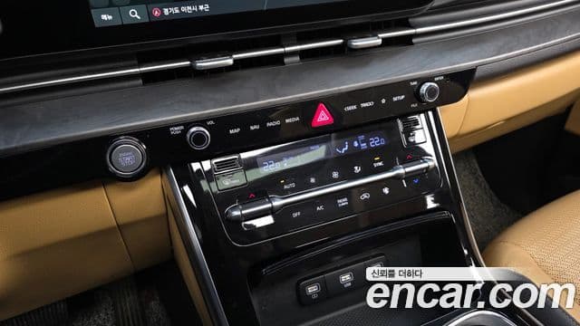 Kia Carnival 2023 — Фото 17/20