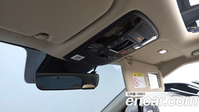 Kia Carnival 2023 — Фото 18/20