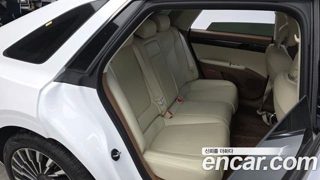 Hyundai Grandeur Hybrid 2023 — Photo 9/20