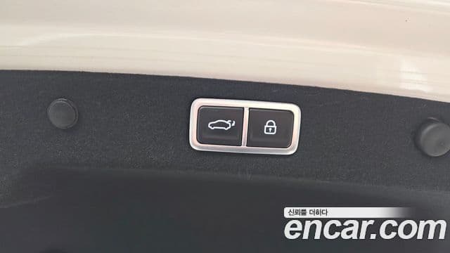 Hyundai Grandeur Hybrid 2023 — Photo 5/20