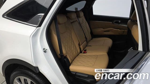 Kia Sorento 2022 — ფოტო 17/20
