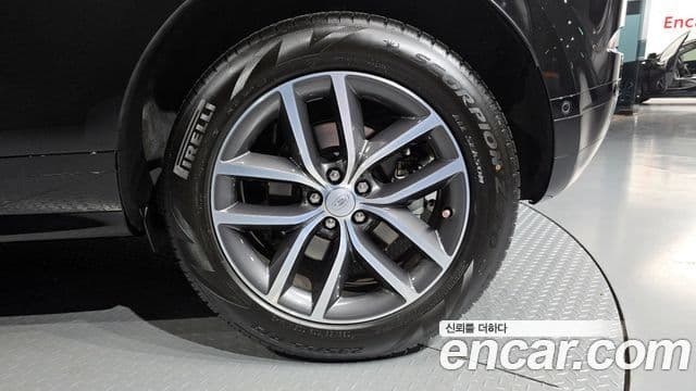Land Rover Range Rover Evoque 2025 — ფოტო 5/20