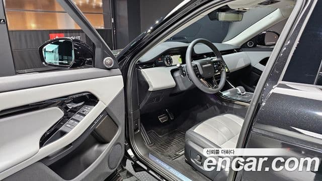 Land Rover Range Rover Evoque 2025 — ფოტო 11/20