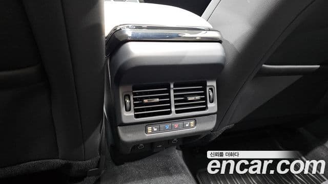 Land Rover Range Rover Evoque 2025 — ფოტო 18/20
