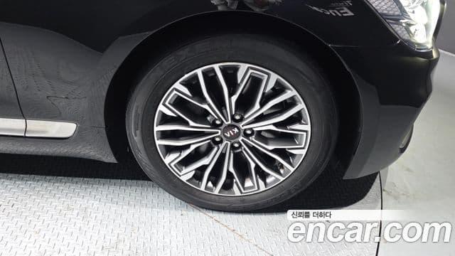 Kia The K9 2018 — Photo 17/20