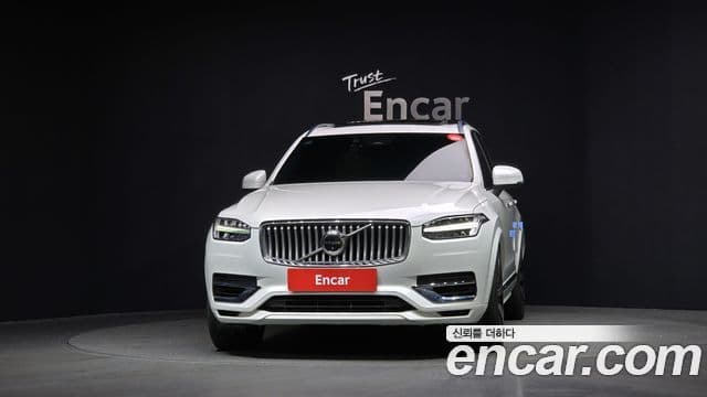 Volvo XC90 2022 — ფოტო 7/20