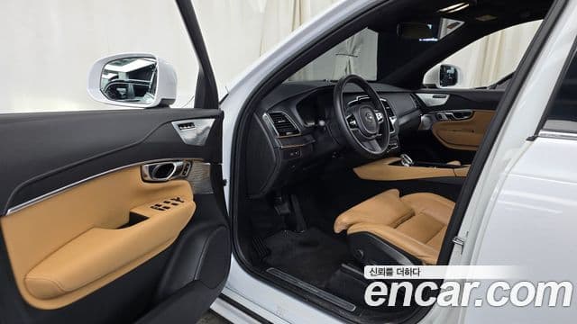 Volvo XC90 2022 — ფოტო 10/20