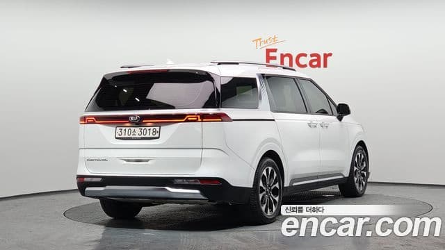 Kia Carnival 2021 — Фото 2/20