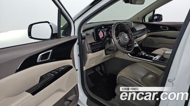 Kia Carnival 2021 — Фото 11/20