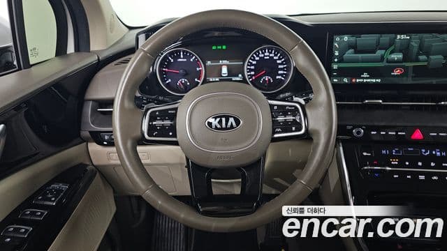 Kia Carnival 2021 — Фото 13/20