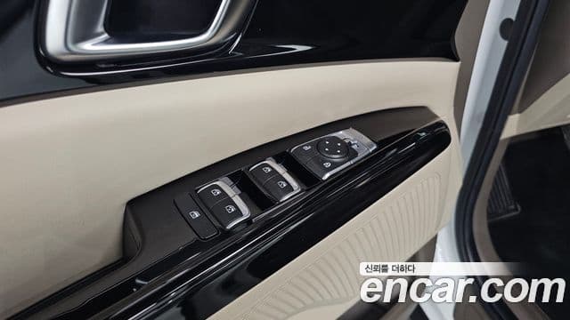 Kia Carnival 2021 — Фото 17/20