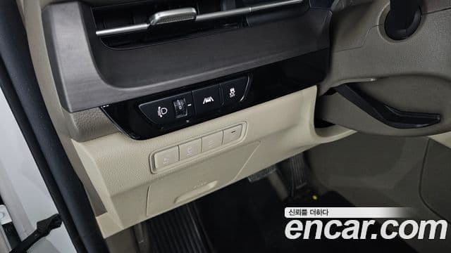 Kia Carnival 2021 — Фото 18/20