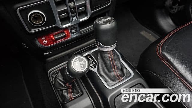 Jeep Wrangler 2018 — Фото 9/20