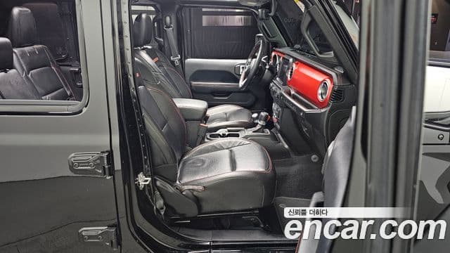 Jeep Wrangler 2018 — Фото 13/20