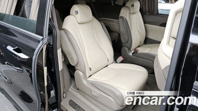 Kia Carnival 2024 — Фото 12/20