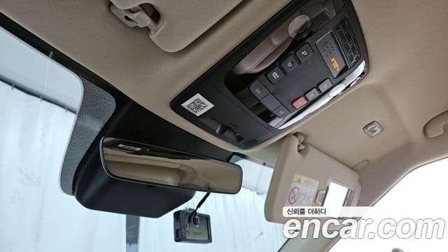 Kia Carnival 2024 — Фото 17/20