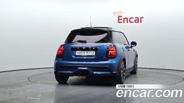 Mini Cooper S 2023 — ფოტო 4/20