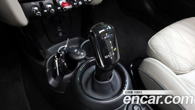 Mini Cooper S 2023 — ფოტო 9/20