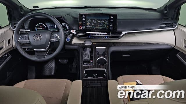 Toyota Sienna 2024 — ფოტო 9/20