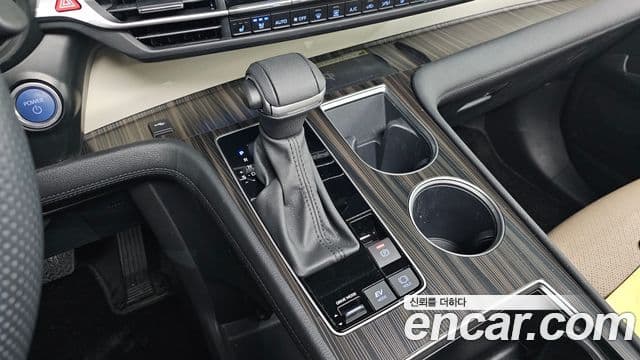 Toyota Sienna 2024 — фото 7 из 20