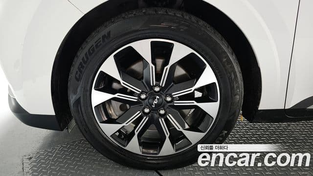Kia Carnival 2021 — Фото 5/20
