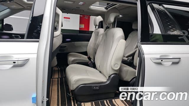 Kia Carnival 2021 — Фото 11/20
