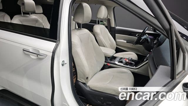 Kia Carnival 2021 — Фото 12/20