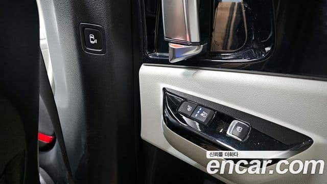 Kia Carnival 2021 — Фото 17/20