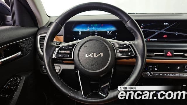 Kia Seltos 2024 — ფოტო 13/20