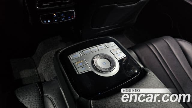 Genesis Electrified G80 2021 — ფოტო 17/20
