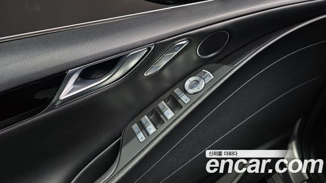 Genesis Electrified G80 2021 — ფოტო 18/20